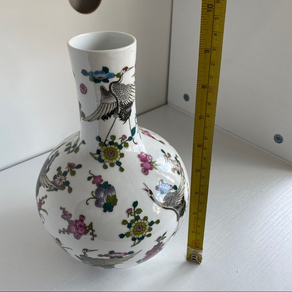 Chinese Vintage Floral Round Vase - Picture 3 of 6